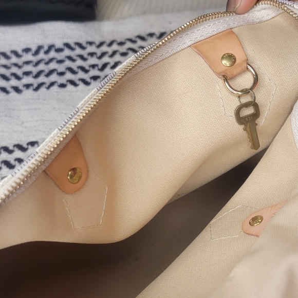 Bag - Picture 9 of 10